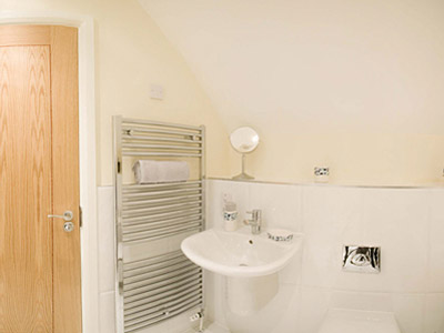 cotsdale - master bedroom ensuite