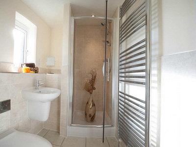 Enstone - master bedroom ensuite
